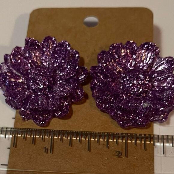 Handmade epoxy resin large flower earrings - dark lavender glitter - Picture 2 of 2